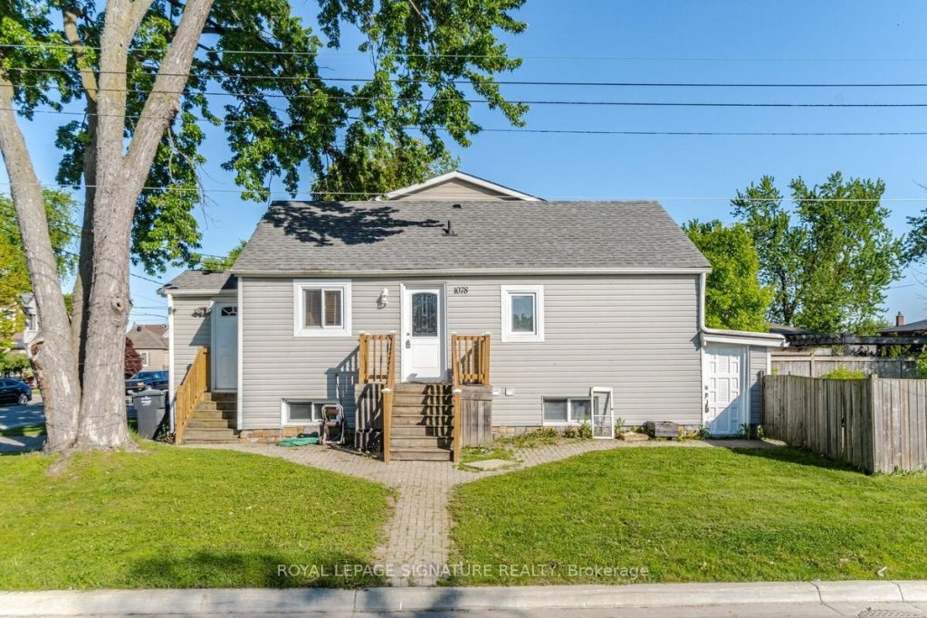 2-bedroom detached home for rent in Mississauga — 1 - 1078 Eastmount Avenue (Photo 1)