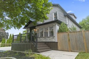 3-bedroom detached home for sale in Lincoln — 1 - 4297 East Avenue