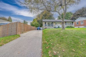 2-bedroom detached home for sale in Woodstock — 1 Earlscourt Crescent