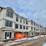 3-bedroom home for sale in Grimsby — 1 Lake Street (Photo 2)