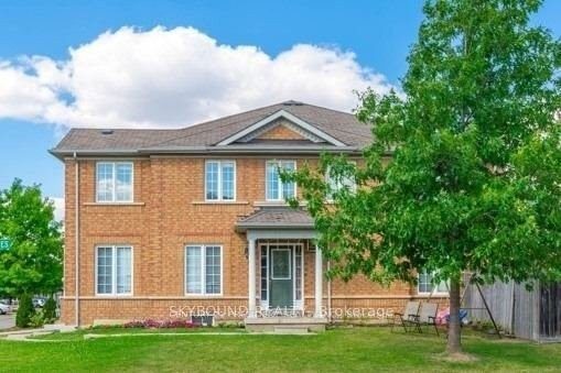4-bedroom semi-detached home for rent in Brampton — 1 (Main) - 100 Farthingale Crescent (Photo 1)