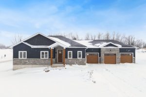 3-bedroom detached home for sale in Oro-medonte — 1 Meadow Acres Road