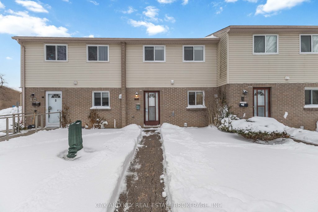 3-bedroom condo townhouse for sale in London South — 10 - 166 Southdale Road W (Photo 1)