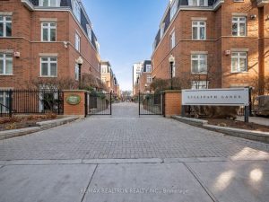3-bedroom condo townhouse for rent in Toronto — 10 - 89 Lillian Street