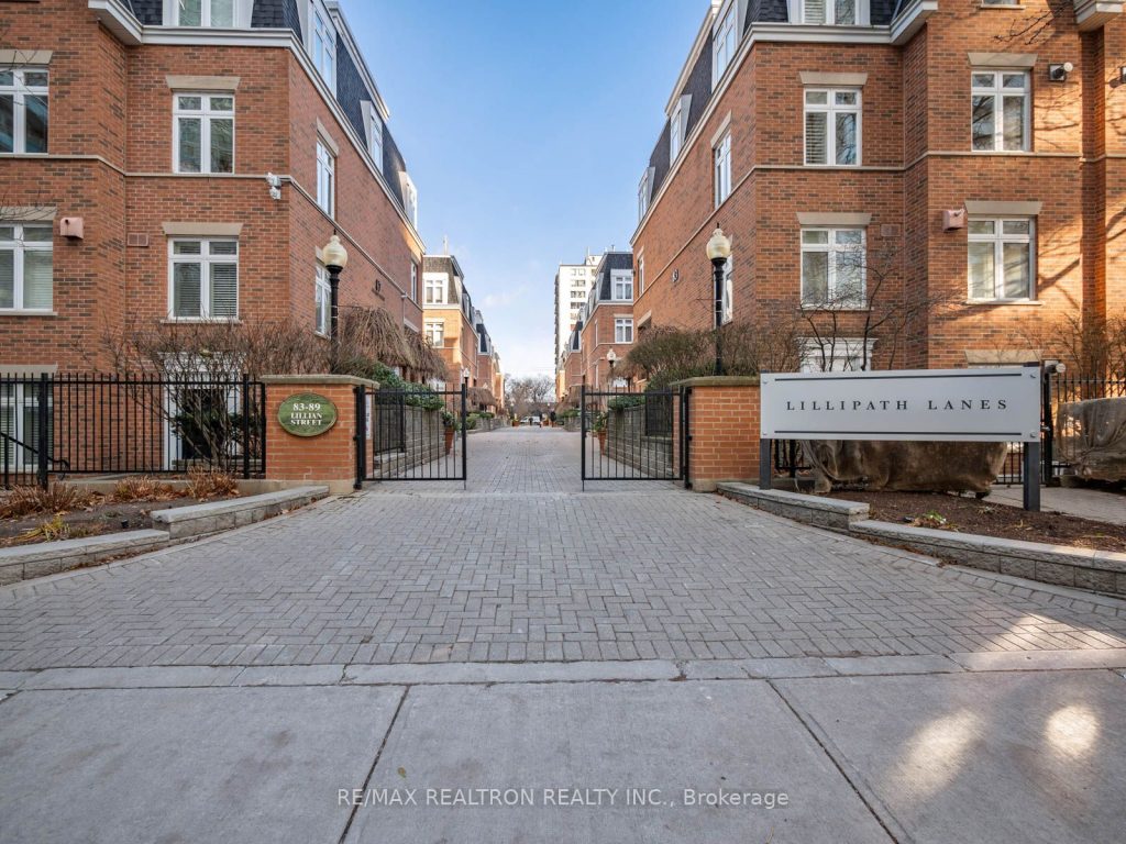 3-bedroom condo townhouse for rent in Toronto — 10 - 89 Lillian Street (Photo 1)