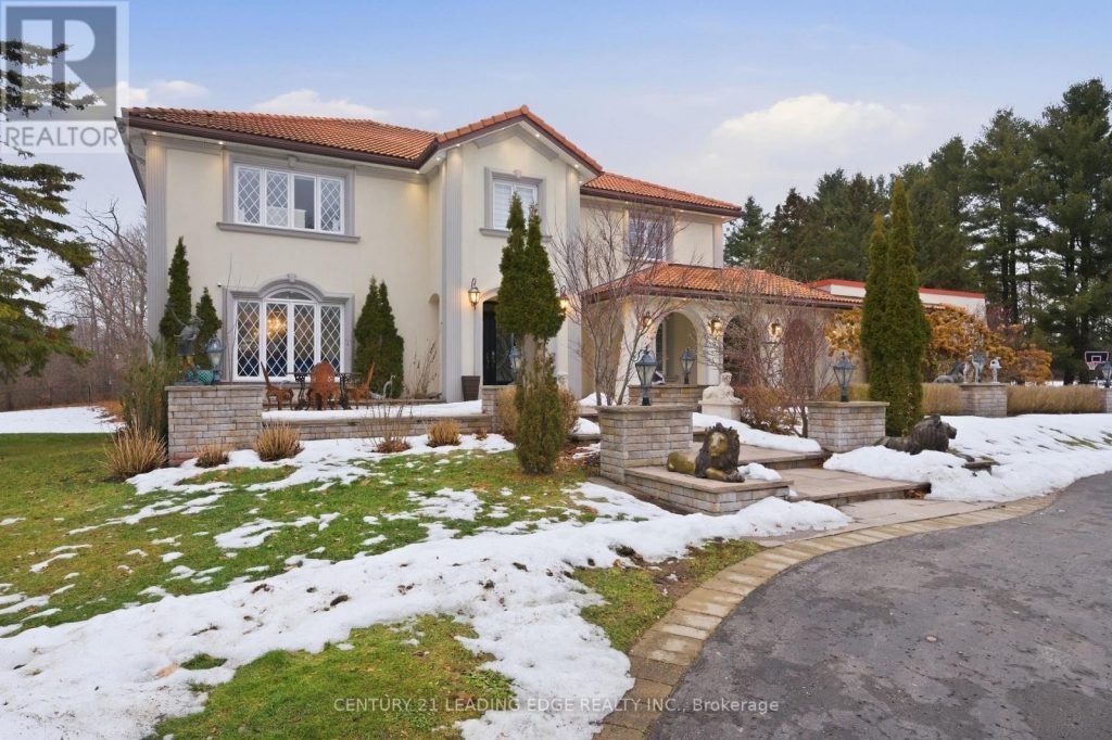 6-bedroom home for sale in Pickering — 10 Bunting Court (Photo 1)