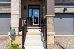 3-bedroom att/row/townhouse for rent in Brantford — 10 Dennis Avenue