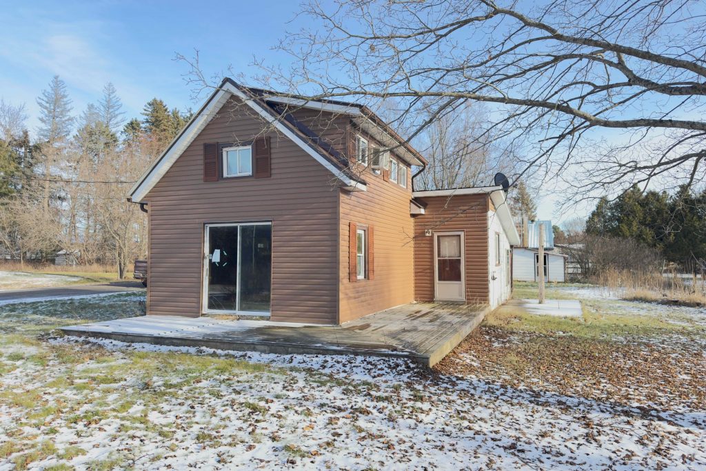 1-bedroom detached home for sale in Addington Highlands — 10 Jones Street (Photo 1)