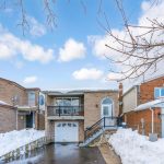 7-bedroom detached home for sale in Brampton — 10 Pickard Lane (Photo 2)