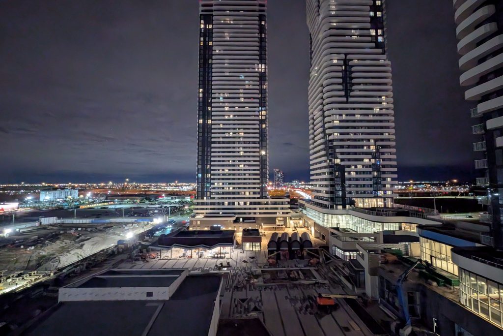 1-bedroom condo apartment for rent in Vaughan — 1002 - 28 Interchange Way (Photo 1)