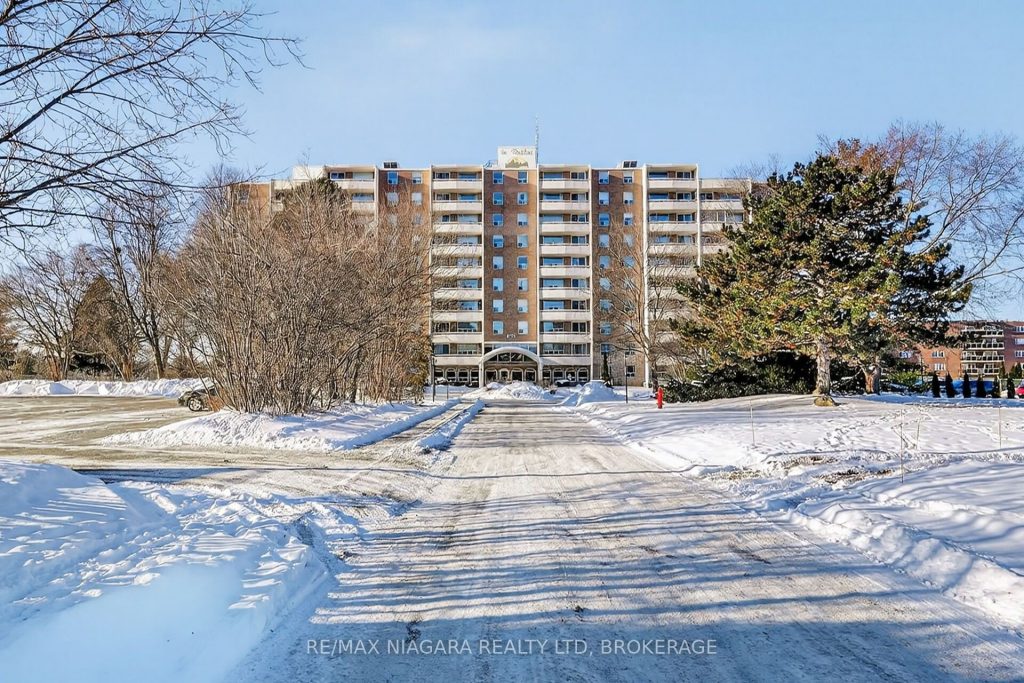 1-bedroom condo apartment for sale in St. Catharines — 1003 - 365 Geneva Street (Photo 1)