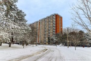 2-bedroom condo apartment for rent in Toronto — 1009 - 121 Ling Road