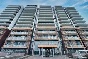 2-bedroom condo apartment for sale in Mississauga — 1012 - 220 Missinnihe Way