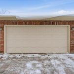 3-bedroom detached home for sale in Welland — 102 Wellandvale Drive (Photo 3)