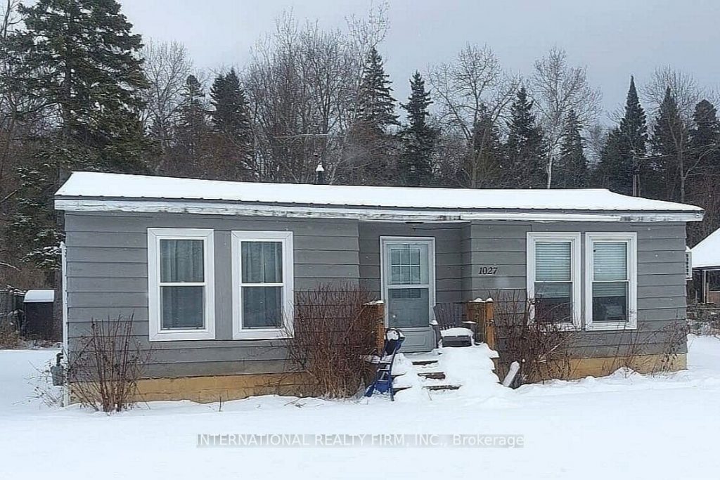 2-bedroom detached home for rent in Innisfil — 1027 Ferrier Avenue (Photo 1)