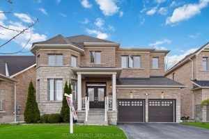 4-bedroom detached home for sale in New Tecumseth — 104 Sharpe Crescent