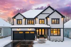 4-bedroom detached home for sale in Blue Mountains — 104 Stillwater Crescent