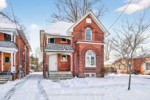 5-bedroom duplex home for sale in Brantford — 104 William Street