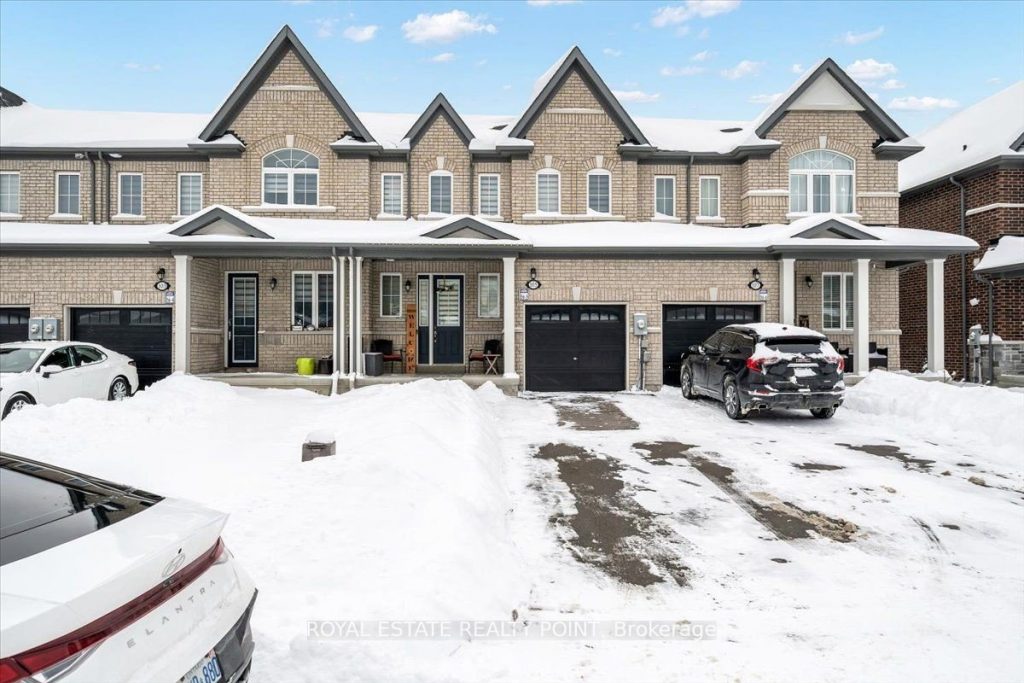 3-bedroom att/row/townhouse for sale in Clarington — 105 Bill Hutchinson Crescent (Photo 1)