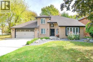 4-bedroom home for rent in Lakeshore — 106 Marentette Drive