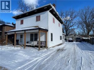 4-bedroom home for sale in Simcoe — 109 Head Street North