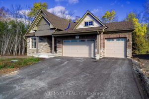 3-bedroom detached home for sale in Quinte West — 11 East Vista Terrace