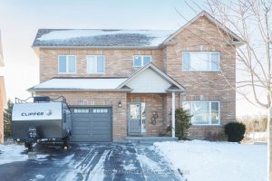 2-bedroom detached home for sale in Kawartha Lakes — 11 Moynes Court