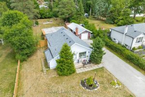 2-bedroom detached home for sale in East Gwillimbury — 11 Park Avenue