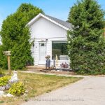 2-bedroom detached home for sale in East Gwillimbury — 11 Park Avenue (Photo 2)