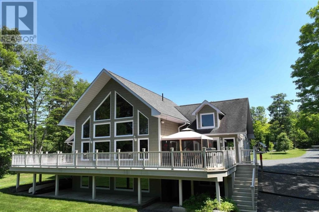 4-bedroom home for sale in Blind River — 11 River Drive (Photo 1)