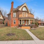 Studio home for sale in Chatham — 11 Victoria Avenue (Photo 2)