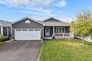 2-bedroom detached home for sale in Ashfield-colborne-wawanosh — 11 Windward Way N