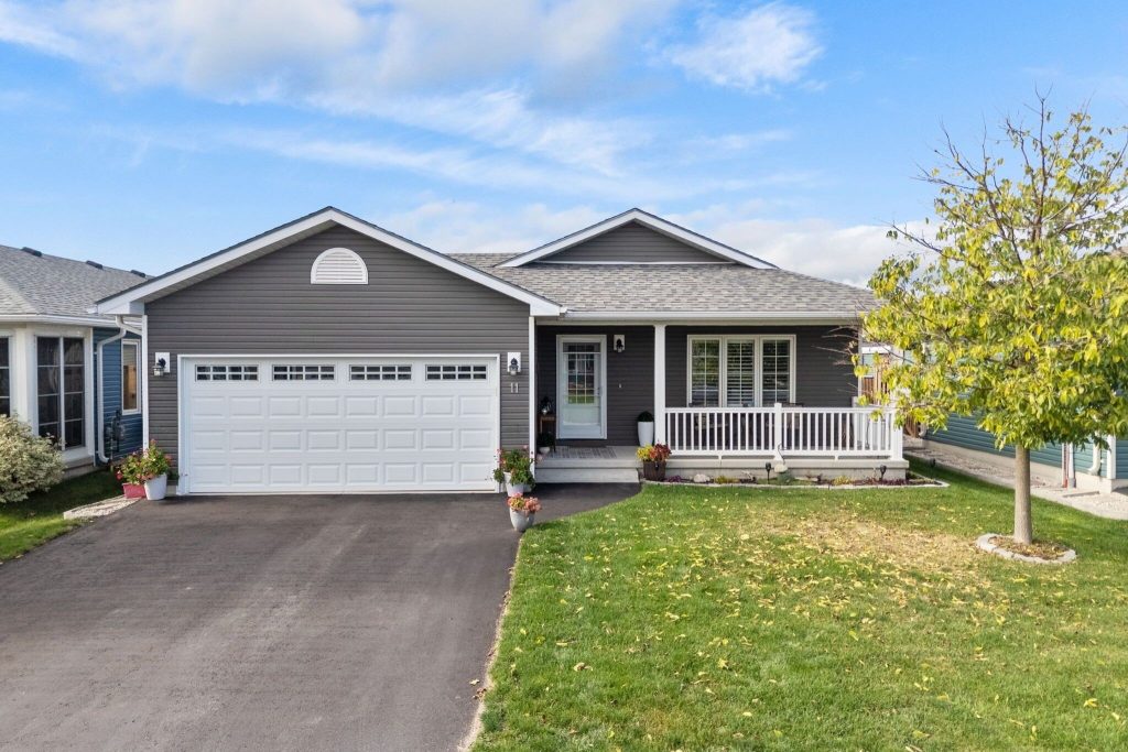 2-bedroom detached home for sale in Ashfield-colborne-wawanosh — 11 Windward Way N (Photo 1)