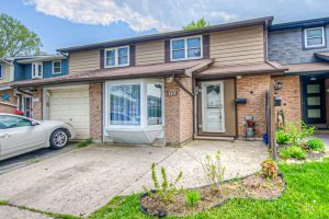 4-bedroom att/row/townhouse for sale in Hamilton — 110 Gledhill Crescent