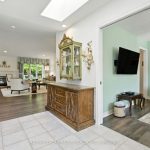 2-bedroom detached home for sale in Burlington — 1104 Crofton Way (Photo 4)