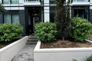 2-bedroom condo townhouse for sale in Toronto — 112 - 251 Manitoba Street