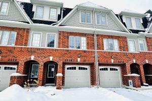 3-bedroom condo townhouse for sale in Oshawa — 112 - 2554 Barbarolli Path