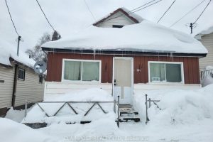 3-bedroom duplex home for sale in Timmins — 117 Croatia Avenue
