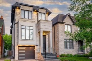 3-bedroom detached home for sale in Toronto — 117 Harlandale Avenue