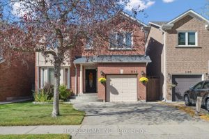 3-bedroom detached home for sale in Oakville — 1197 Old Oak Drive