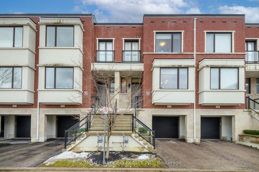 4-bedroom att/row/townhouse for sale in Richmond Hill — 12 Genuine Lane (Photo 1)