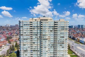 2-bedroom condo apartment for sale in Mississauga — 1208 - 700 Constellation Drive