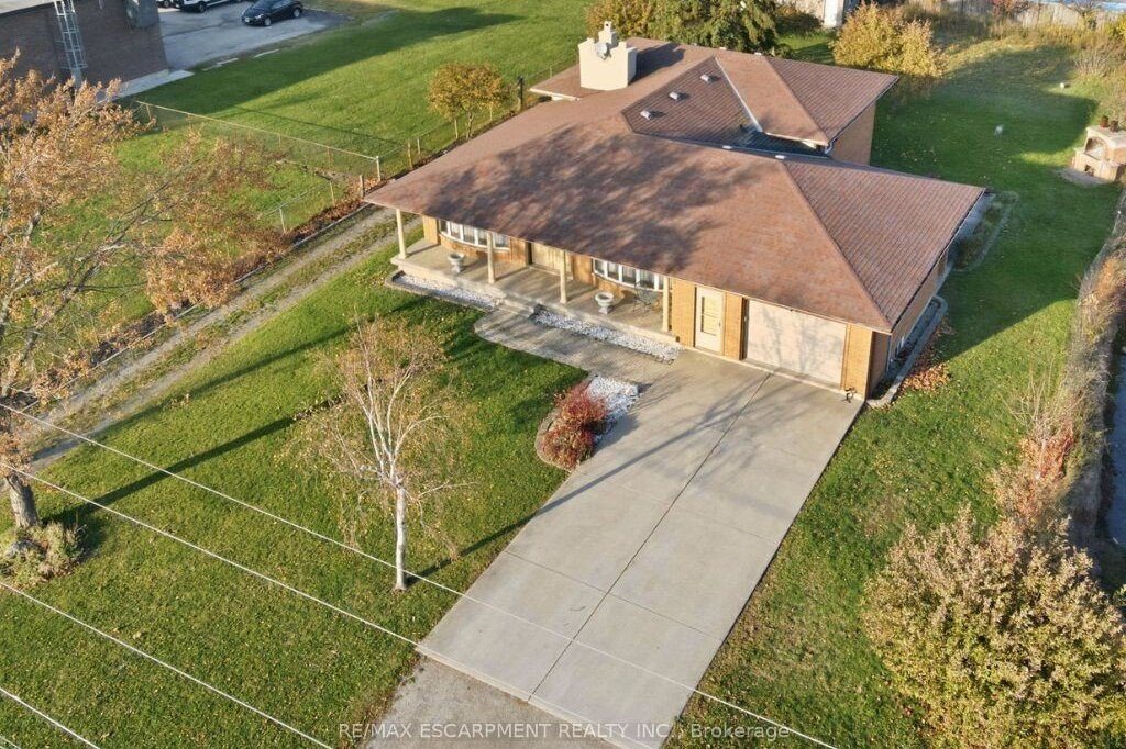 3-bedroom detached home for sale in Hamilton — 1235 Barton Street (Photo 1)