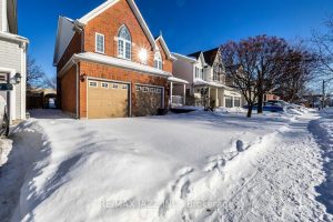 4-bedroom detached home for sale in Oshawa — 1238 Oakhill Avenue