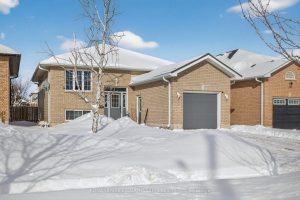 3-bedroom detached home for sale in Kawartha Lakes — 124 Mary Street W