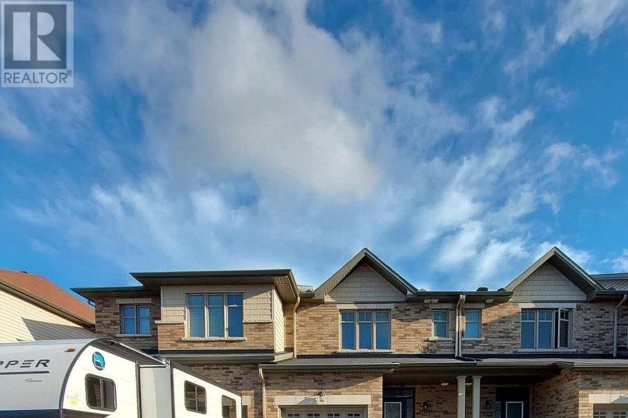 3-bedroom home for rent in Ottawa — 127 Hawkeswood Drive (Photo 1)