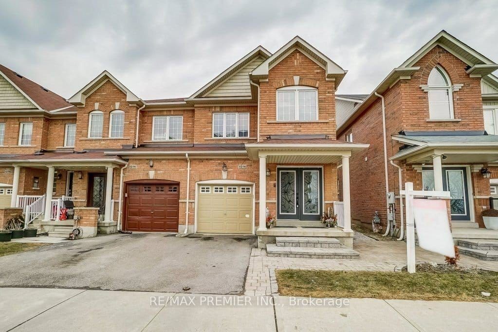 3-bedroom att/row/townhouse for rent in Milton — 1274 Costigan Road (Photo 1)