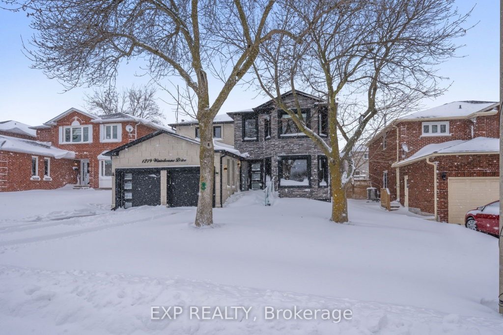 4-bedroom detached home for sale in Oakville — 1279 Winterbourne Drive (Photo 1)
