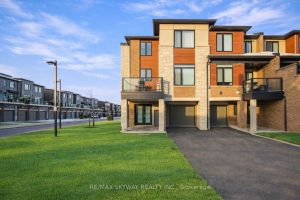 3-bedroom att/row/townhouse for sale in Hamilton — 130 - 590 North Service Road