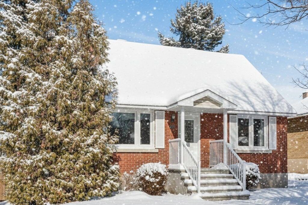 3-bedroom detached home for rent in Ottawa — 1315 Kilborn Avenue N (Photo 1)